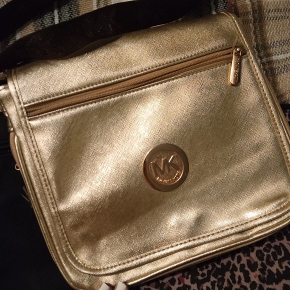 Like New purse lot/bundle Michael Kors Travelon - Picture 8 of 10